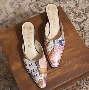Icon handpainted slip-ons